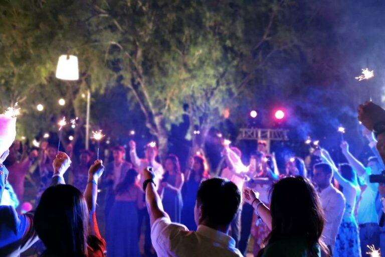 festa com som no vizinho
